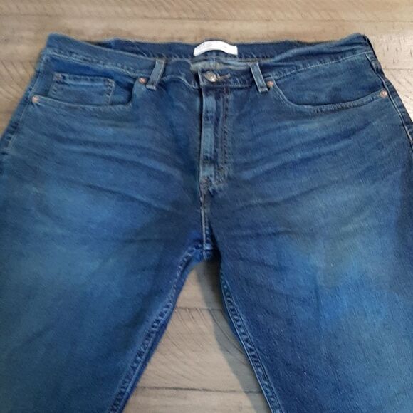 Levi Strauss Relaxed Jeans - Picture 3 of 8